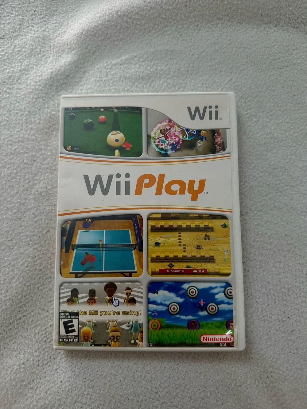 Nintendo WiiPlay Video Game Case - White & Orange Accents